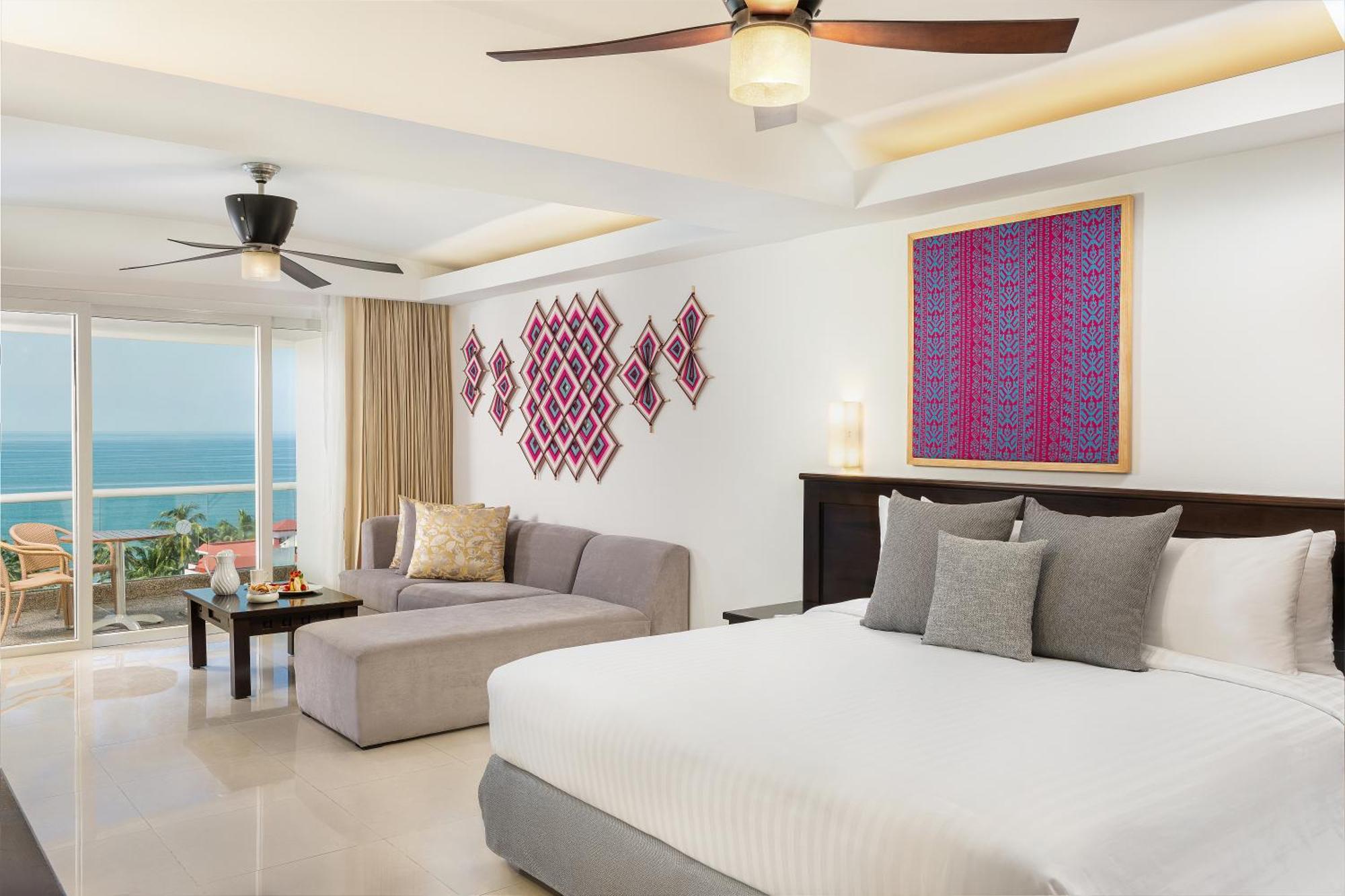 Fiesta Club Junior Suite Ocean View 1 King