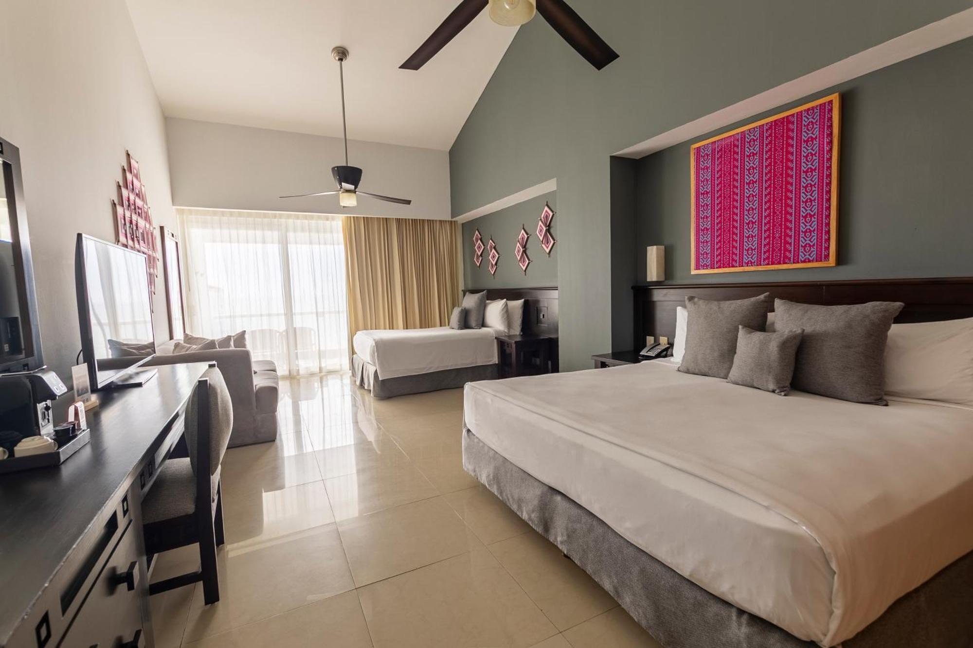 Fiesta Club Family Junior Suite Ocean View